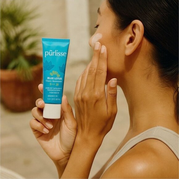 Purlisse ✦ Blue Lotus Moisturizer SPF 30 ✦ Lightweight Daily Hydration Sunscreen - Picture 6 of 9